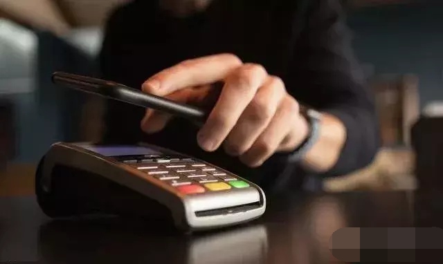 為什么半夜盡量不要使用POS機(jī)刷卡？ 